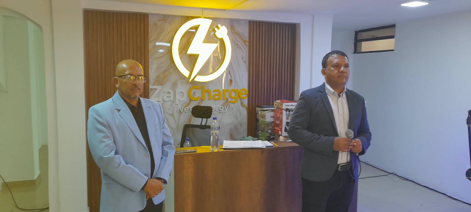 Pertemuan Komunitas ZapCharge Berhasil Digelar di Quito, Ekuador